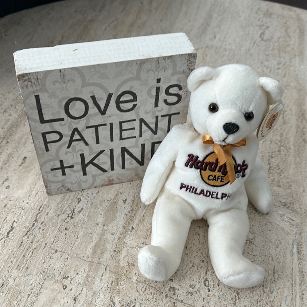 Hard Rock Cafe PHILADELPHIA 2001 "PETER" Teddy BEARA #5 of 5 White Bean BEAR NWT